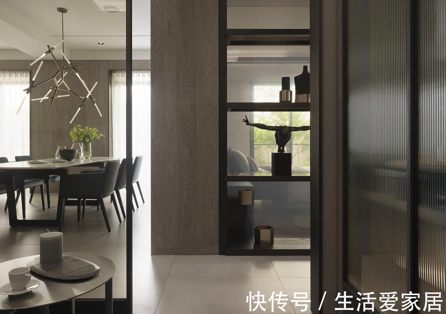 压花玻璃|“长虹玻璃”悄悄走红,透光不透视,让家变高级,用在家里这么美