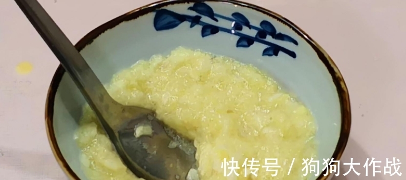 养花期间杀菌消毒用什么好？有厨房常见物大蒜、小苏打就够了