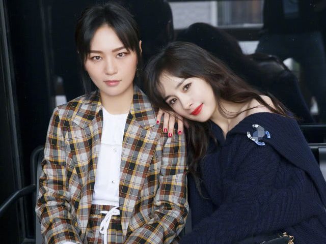 以为不熟悉,其实是姐妹,谭松韵吴昕还好,看到关晓彤:不简单