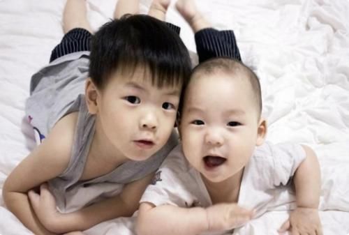 二宝|33岁宝妈朋友圈引热议：那些劝我生二胎的亲戚，现在都羡慕我