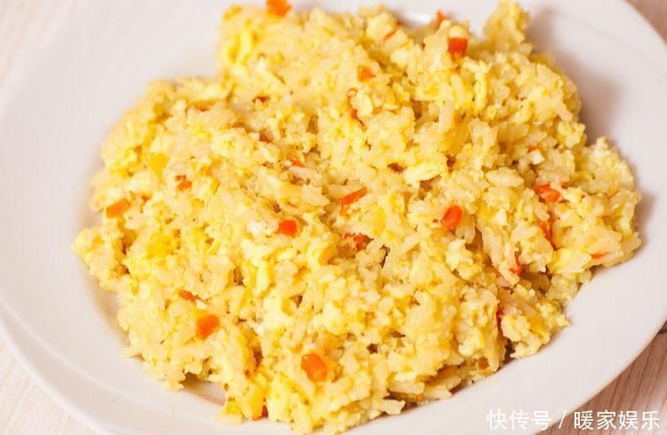 米饭|做蛋炒饭，不要先炒鸡蛋也不要先炒饭，跟我这样做，炒饭粒粒分明