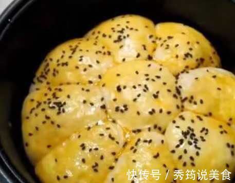 想吃面包不用买,在家一个电饭锅搞定,外香里嫩,比外面卖的好吃