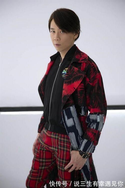 浙江卫视|太尴尬!歌坛教父加盟《2021中国好声音》,却遭质疑不够资格