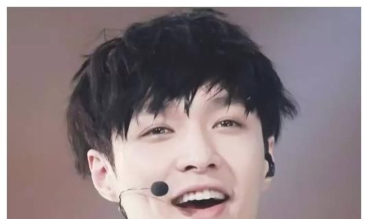 节目|张艺兴:上节目后恶评不断,他是如何从顶流变成“老鼠屎”的?