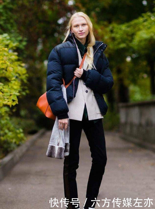 颜色融合感|女人买羽绒服,就选这3个颜色,显白显年轻,明年穿都不过时