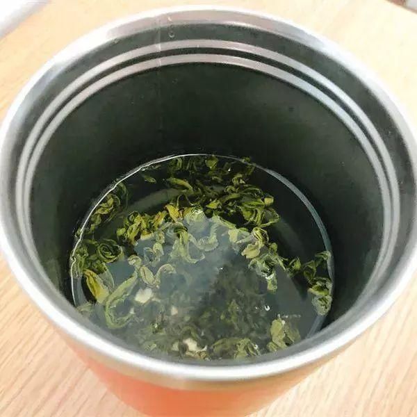  杯子|用这种杯子喝水，倒出来的是“毒水”？！