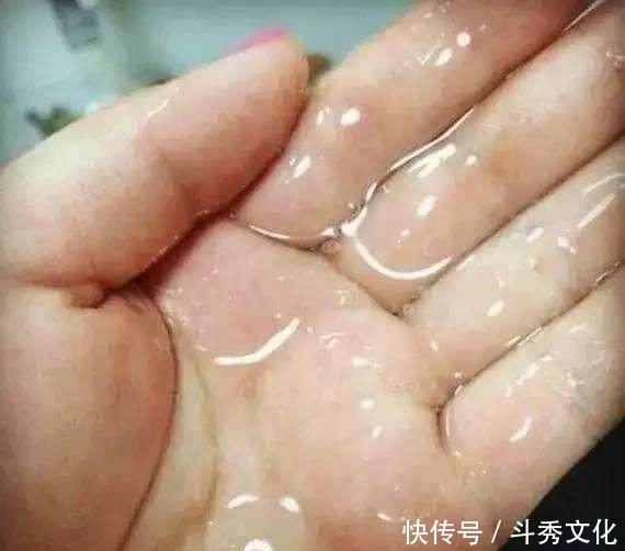 美白|药店几毛钱一瓶的“它”,睡前拿来擦脸,皮肤紧致,美白又祛斑!