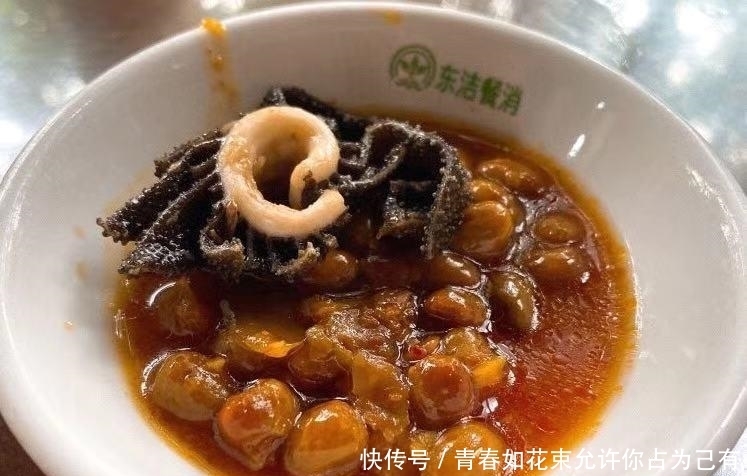 广西最霸气的牛杂大排档,一天卖几百斤牛杂,楼上楼下几百人同时吃