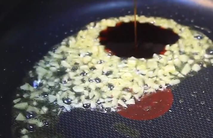 胡萝卜搭配菠菜,简单一做就变成了一道美味,鲜香美味,营养丰富