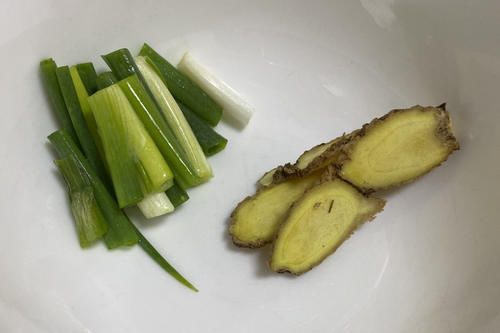 牛肉怎么腌才嫩?大厨教你3个技巧,不放料酒不放鸡蛋,滑嫩可口