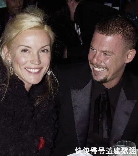 麦昆|麦昆设计的终极收藏家Gaga花75万找她买裙子,贝嫂最想赢的女人