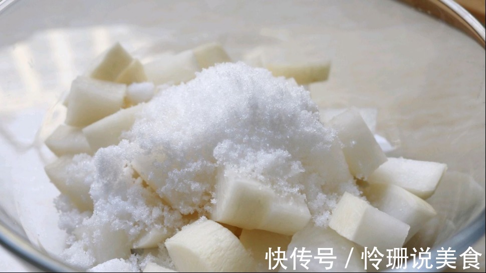 白萝卜新吃法,腌制成爽口小菜,酸辣开胃很好吃!