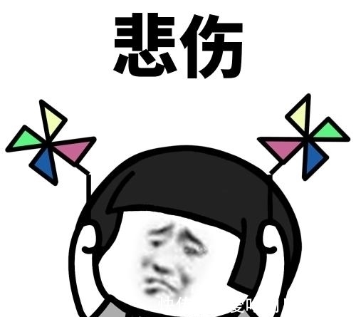 |笑话:龙虾端上来后,朋友叫来服务员问:为什么这个龙虾没有钳子