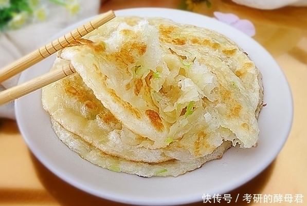 面用|烙饼又干又硬是和面用错了水,牢记3点,饼柔软筋道,放凉不硬