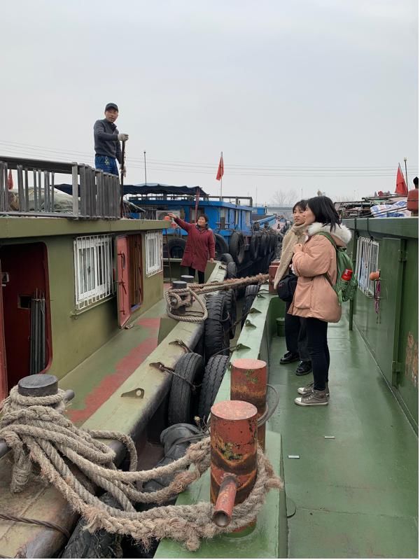 化身“运河人”！南京大学学生和船民同吃同住，探寻“运河船民”生活