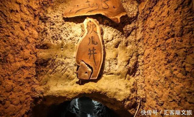 老年|在新疆伊犁杏花香雪里,等待杏花微雨中遇见你,从此一眼千年