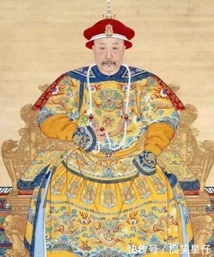 画师@郎世宁为乾隆和妃子们作画,乾隆看完三次后下旨:谁再看凌迟处死