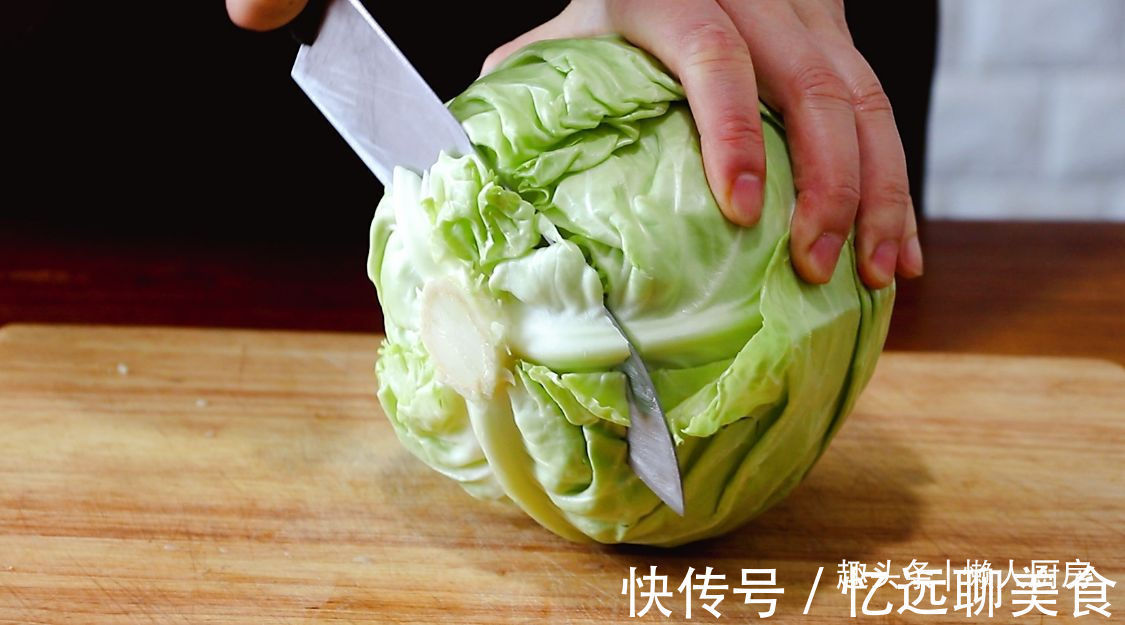小段|夏天我家就爱这样吃包菜，1.5元一个包菜，人人都吃得起