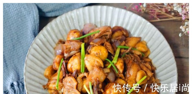 跟着我一起|我家做鸡肉，从来不直接下锅炒，先加一步骤，鸡肉出锅又香又入味！