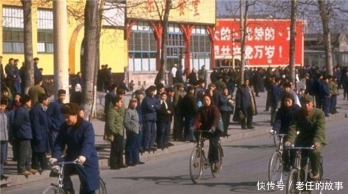 志愿军|曾风靡全国的军大衣，为何后来销声匿迹了，抗美援朝的教训不能忘