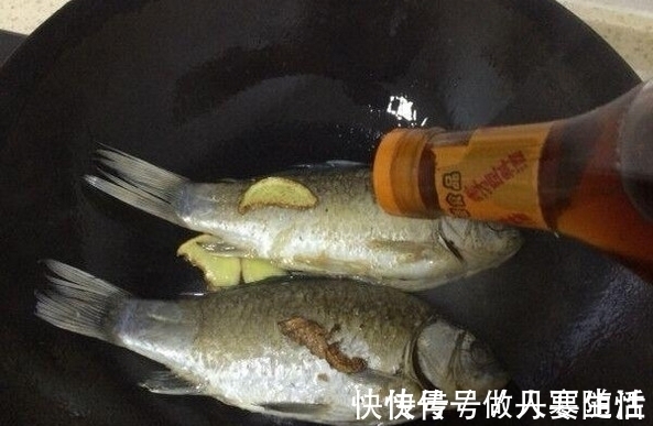 乳白色|你还在吃红豆薏米吗？老中医告诉你，祛湿“它”更好100倍！