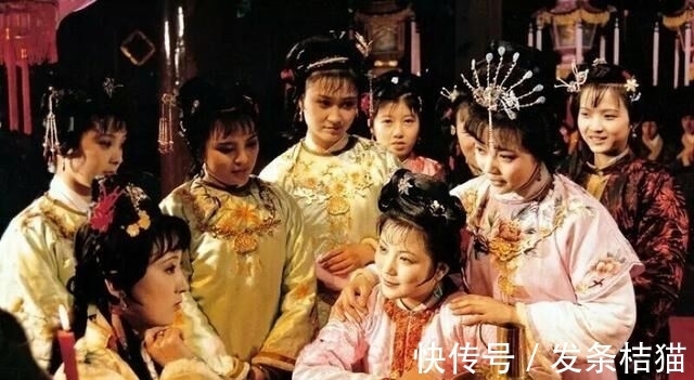 诽谤$史湘云为何频频挑刺,总是暗中讥讽诽谤林黛玉?袭人一语道出真相