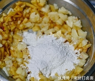 山药不要再炒着吃了,加一个苹果一碗糯米粉,出锅就抢光