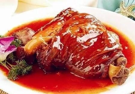 美食推荐：酱肘子，煎蛋酥冬瓜，蒜台炒肉丝， 香辣啤酒小龙虾的做法