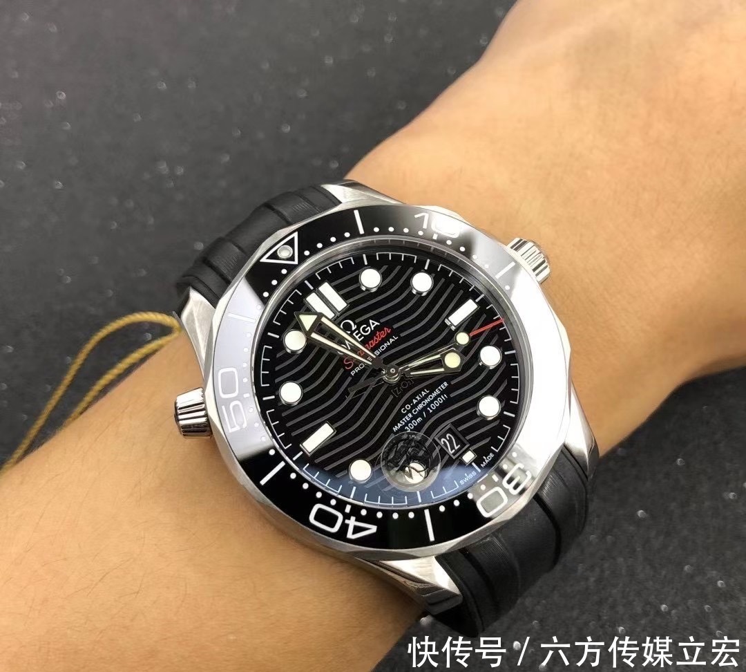 珐琅|VS厂欧米茄海马300米V2版本胶带款质量如何?值得入手吗?