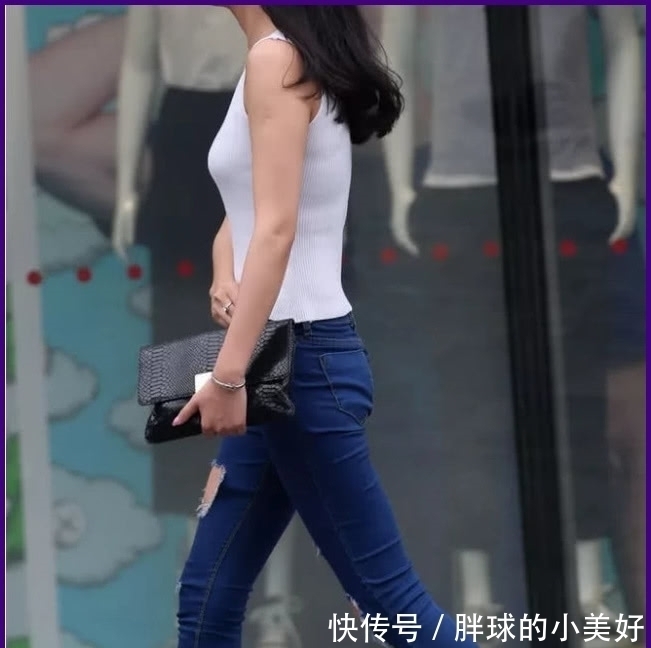 洒脱的牛仔裤,就算“烂大街”更有前卫的感觉,尽显高挑身型