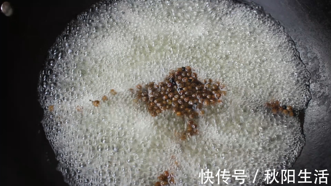 慢性疾病|花椒去湿气，比拔罐还好！添加2种“灵丹妙药”，体内湿气全没了