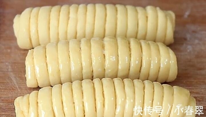 入秋后我家面粉从不蒸馒头，如此做香软又营养，大人孩子都爱吃