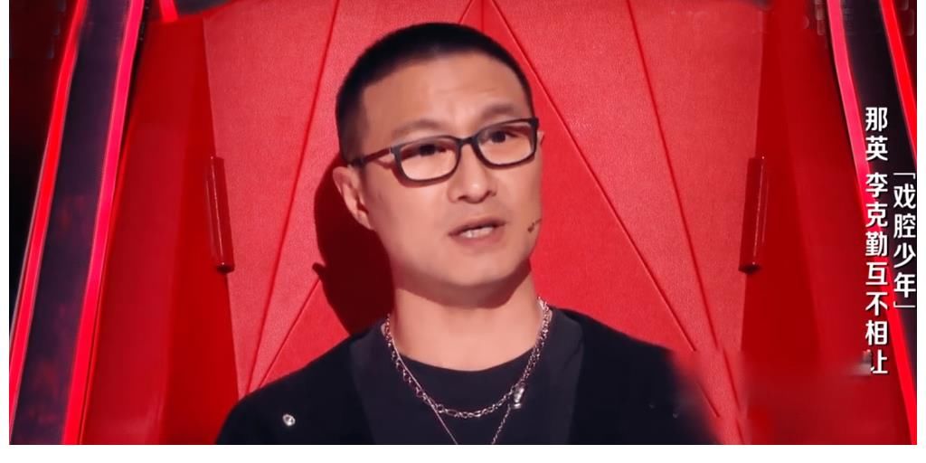 节目组|中国好声音:周深被节目组硬cue,3位导师按剧本扯关系,那英还踩一脚