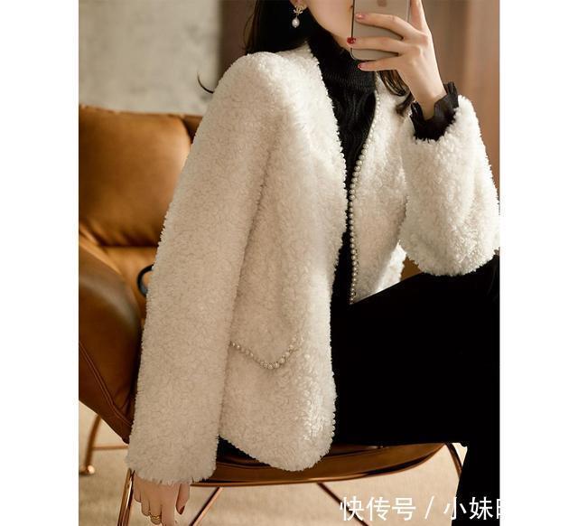 畏惧|初冬虽寒, 但一点也不畏惧! 轻奢外套配加绒裙, 简直是又美又暖