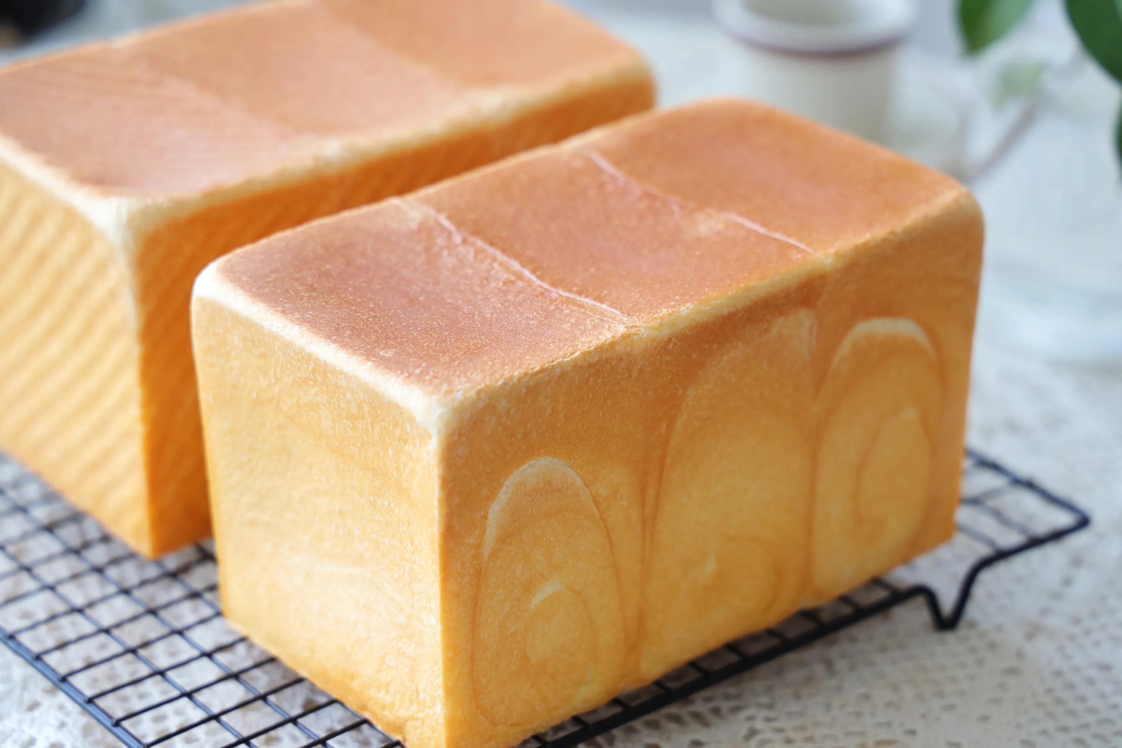 用了几年的吐司配方，棉花般的柔软，放3天都不会老化，早餐必备