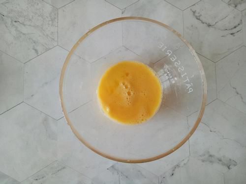 面包和布丁还能一起做?搭配上橙子的清香,当做早餐真不错