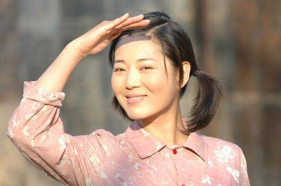 打了200瘦脸针,为拍戏流掉孩子,农村一姐王茜华有多疯狂