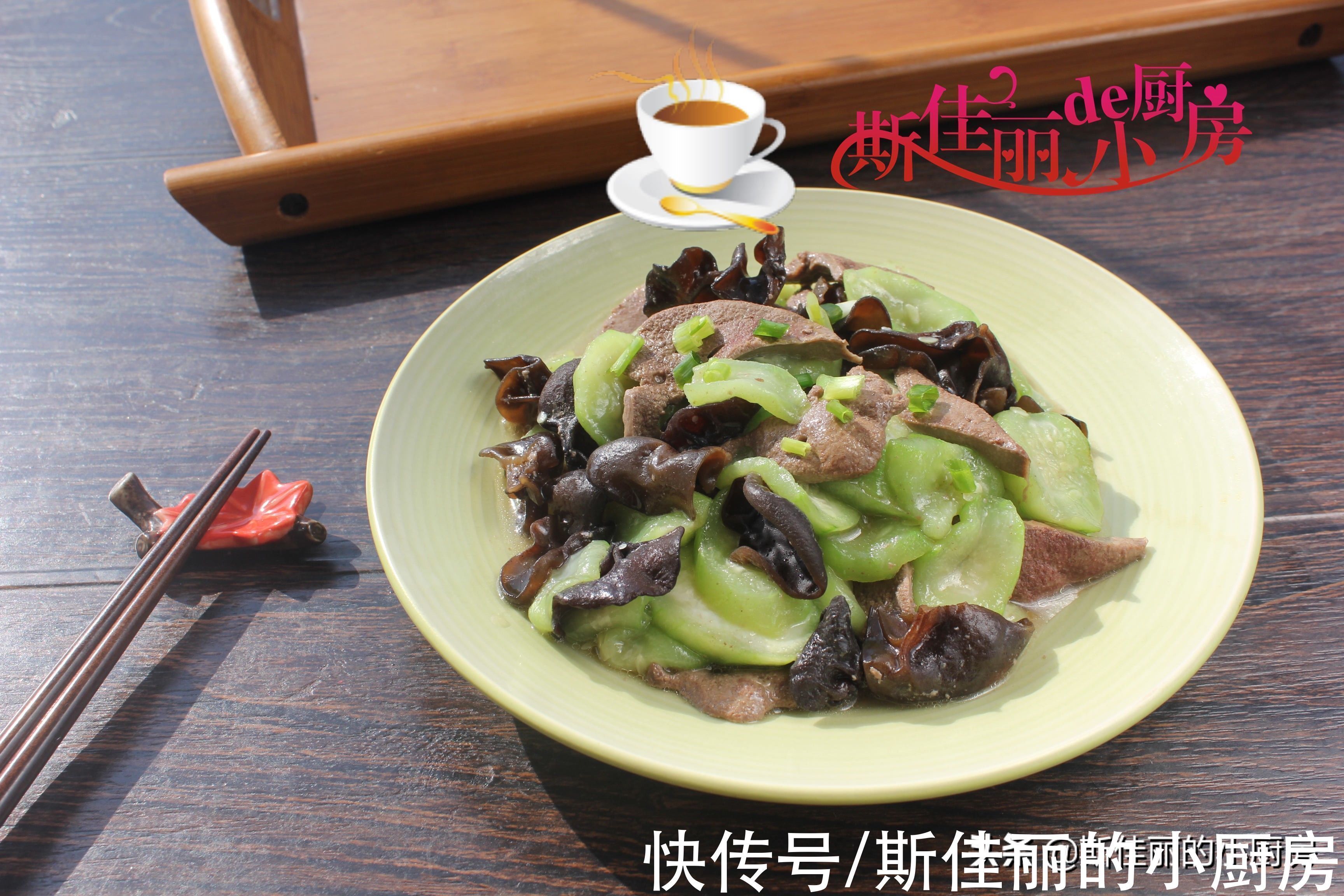 晒晒南方夫妻俩的午餐，2菜1汤不足25元，好吃又实惠，从不点外卖