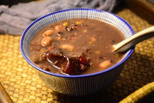  腊八粥里都有哪八样食材？教你正确做法，香甜糯滑，营养又好喝