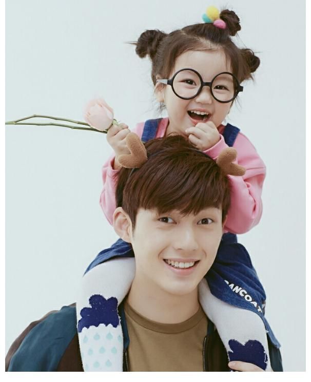 还记得《爸爸去哪儿》的阿拉蕾吗?董力晒出合照,模样变这样了