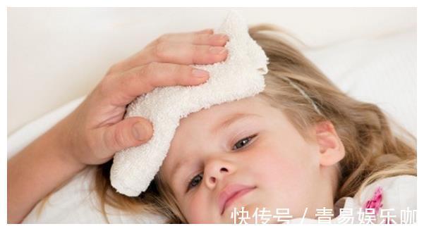 冷毛巾|孩子在半夜发烧,到底该用冷毛巾还是热毛巾敷?很多家长做错了