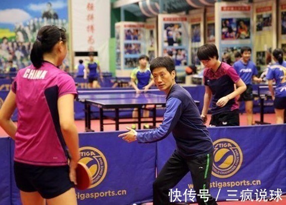 乒乓球隊|王楠宴請兩大恩師！一人曾為國乒執(zhí)教31年，一人年過60至今未婚