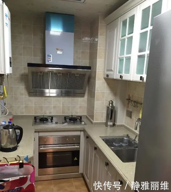 邻居们|老公只不过在厨房装了块隔板,没想到邻居们都争着过来看,晒晒