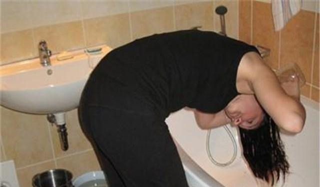 洗头|那些月子期间洗头洗澡的女人,如今怎么样了?听听金牌月嫂怎么说