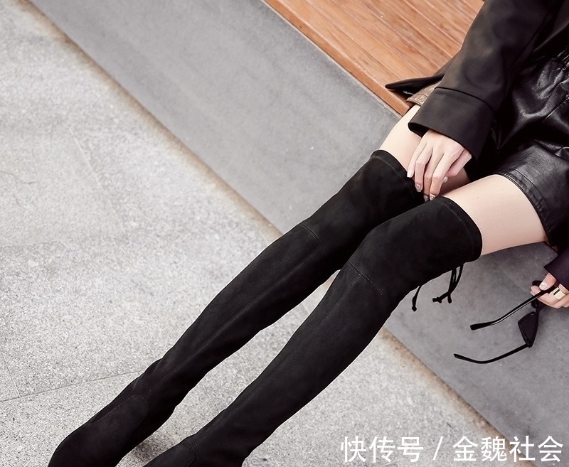 过膝长靴 又一“细腿靴”火了,有些女人怕驾驭不了,连试都不敢试,可惜了