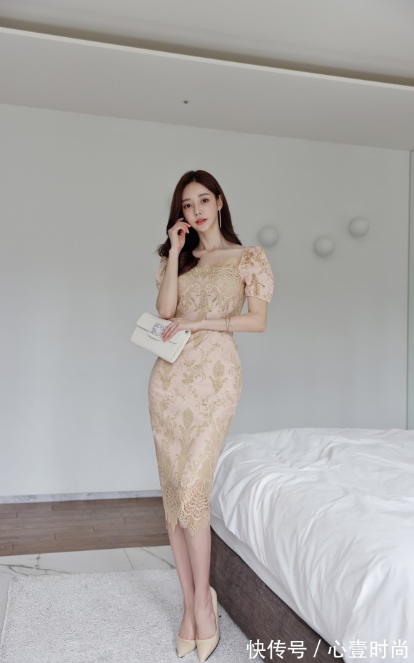 女神孙允珠的时尚搭配：奶油柠黄查理贵族立体绣花裙