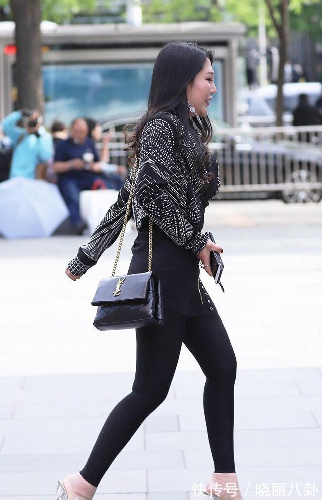 小蛮腰|美丽自信的打底裤穿搭增添女神气质,穿出自己的风格,舒适时尚