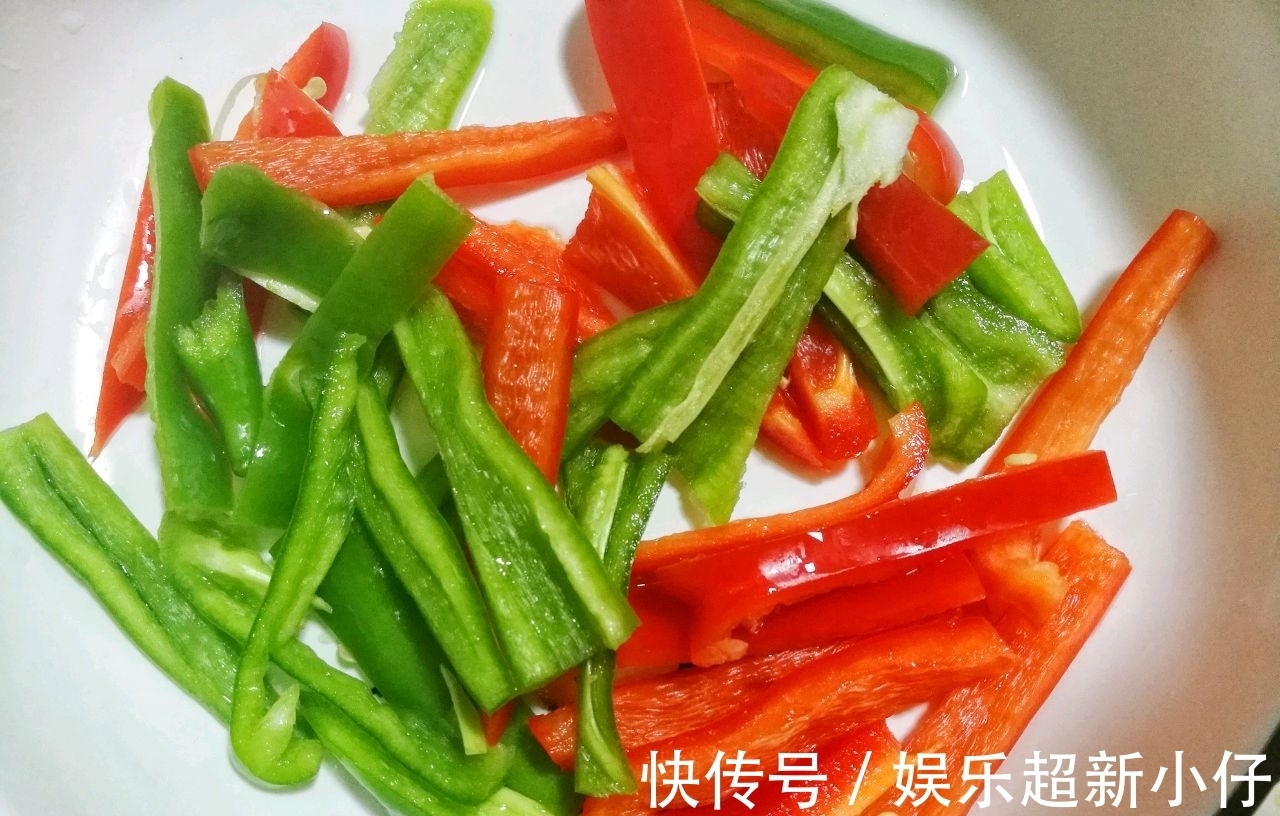 下饭|土豆此做法,下饭又解馋,大人孩子都爱吃,吃着太过瘾了