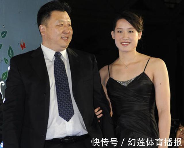 国家队|前国家队教练娶小23岁女徒弟,亲口承认:她的技术很好