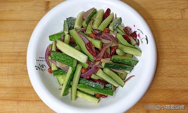 做法|教你炝拌黄瓜条的家常做法，制作简单，清脆爽口味道香辣好吃